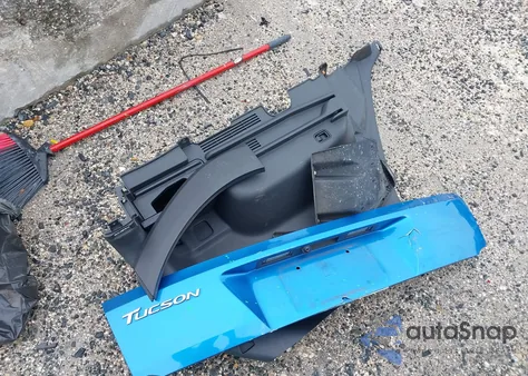 2018 Hyundai Tucson Value из США, поврежденный, VIN KM8J33A22JU731256